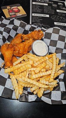 Hot wings and fries