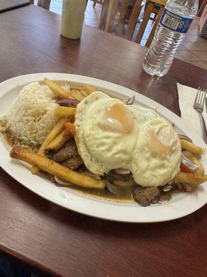 Look Saltado with egg