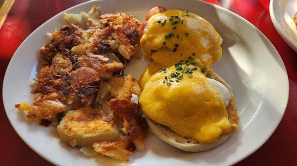 The Eggs Benedict was great with homemade Hollandaise sauce and thin sliced Canadian Bacon.