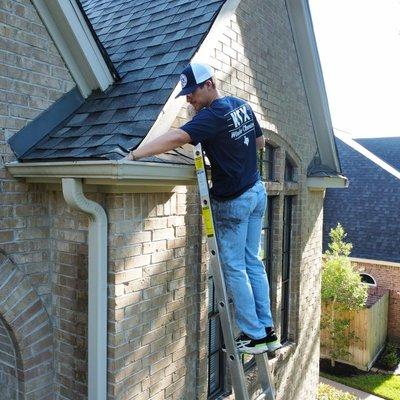 Gutter Cleaning Services