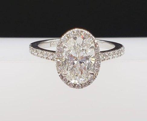 Oval Halo Diamond Engagement Ring