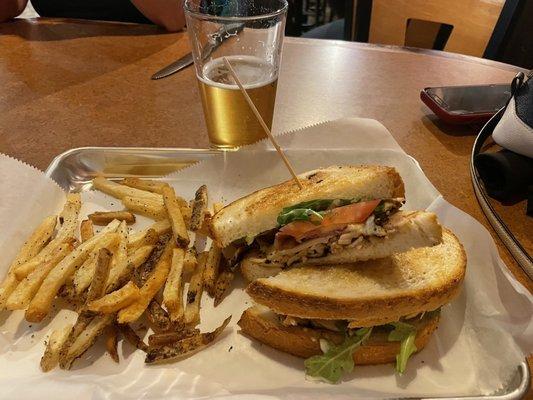 Club with Fries and a cold Labatt's light