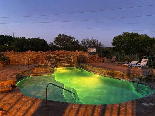 Custom Pool & Hot Tub