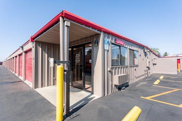 Storage facility office open 7 days a week