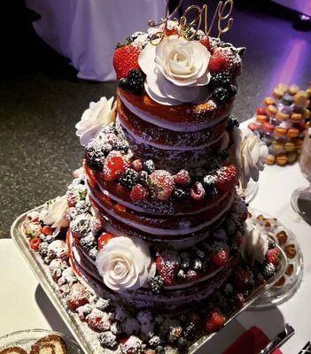 The wedding cake of our dreams!!!