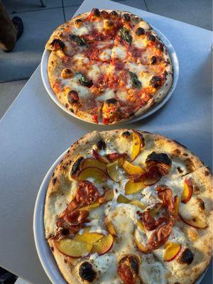 Peach & prosciutto / margherita