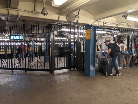 MTA - 50th Street Subway Station - C/E