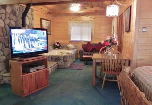 Cabin #2 Beautiful Studio cabin with Jacuzzi perfect for a romantic getaway