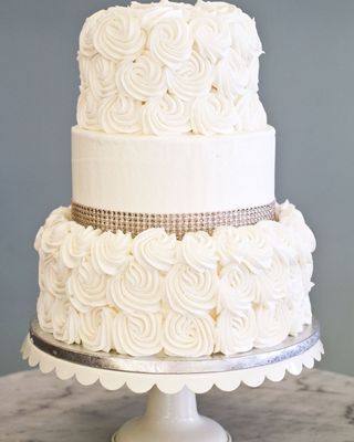 3 tier wedding cake