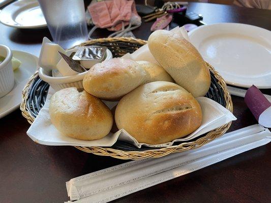 Pre-meal bread rolls were hot and tasty!