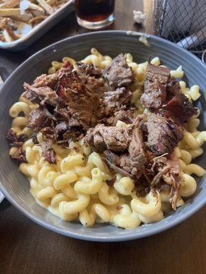 Brisket Mac N cheese