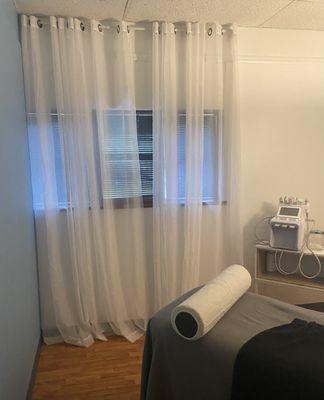 Facial Treatment Room - Body Lyft System Carmel