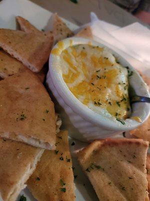 Spinach dip with bread