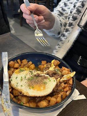 Eggs and hash