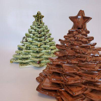 MINI-CHRISTMAS TREE HANDBUILDING
 FRIDAY, NOVEMBER 24TH, 2022    10 AM, NOON, 2PM, 4PM
 Visit the studio to create a mini Christmas Tree