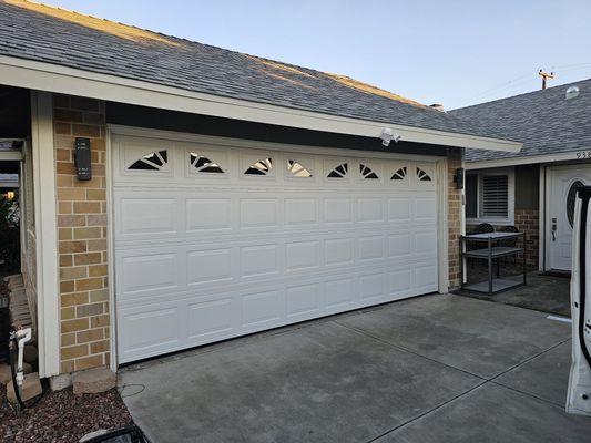 New Raised Panel Steel Sectional Garage Door with Windows