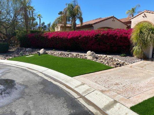 Front yard artificial grass installation-Indian wells