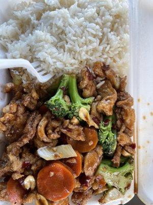 Kung pao chicken with white rice