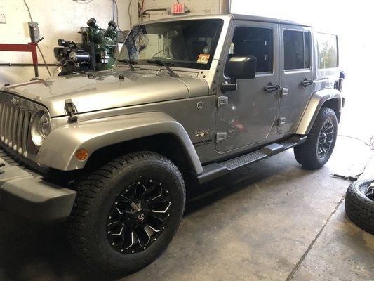 New Tires & New Rims on this Jeep Cherokee