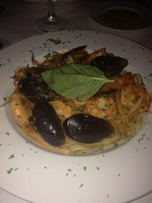 Linguine with mussels calamari and shrimp