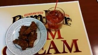 Hot wings with a refreshing cocktail... Yessss!!!!!!!