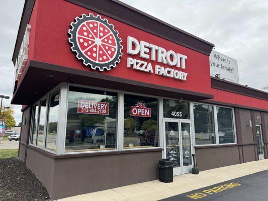 Exterior Detroit Pizza Factory Store #2