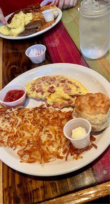 Ham & cheese omelette plate!