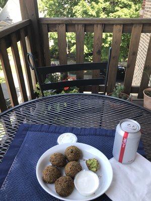 Falafel with Garlic Sauce