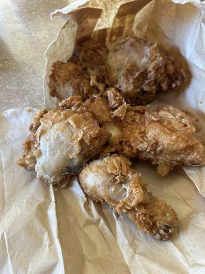 "Cheep Chicken" Mondays. $6 for 8 pcs dark meat. Soggy, greasy, breading falling off. Worst fried chicken ever.