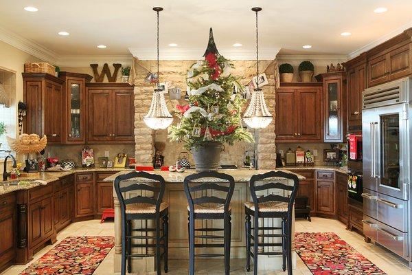 Kitchen island pendant lighting done for Christmas