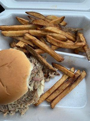 Pulled pork with homemade fries