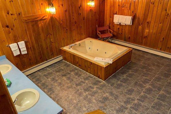 Guest room bath