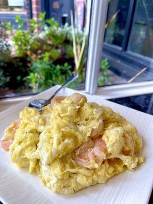 Scrambled eggs with prawns - lots of plump and fresh prawns with soft scrambled eggs, my favorite there (04/2024)