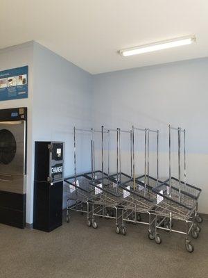 In N Out Laundromat