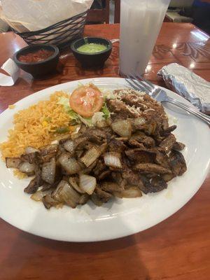 I asked for tender pieces of marinated liver with onions over grill and horchata, it was good.