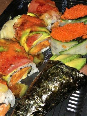 E20. Ajisai Roll Salmon Avocado Hand Roll Salmon Caviar x 2