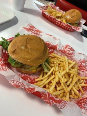 Single Steakburger with Thin 'n Crispy Fries