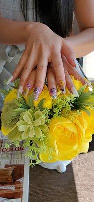 flowery nails