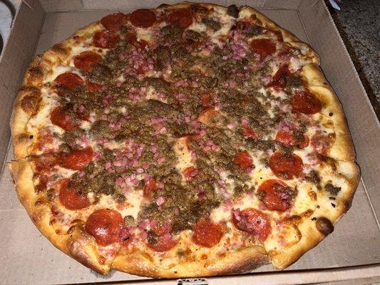 Zeppas meat pizza 16"