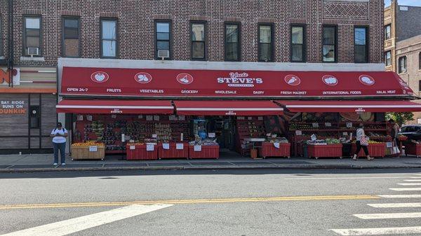 The front of Uncle Steve's Marketplace in Bay Ridge.