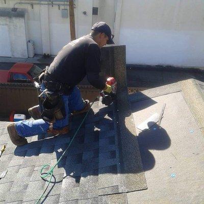 JL ROOFING COMPANY TEAM HARD AT WORK