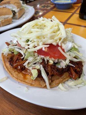 Tinga Tostada