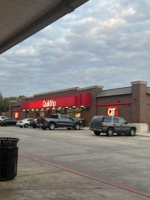 Front of Quiktrip