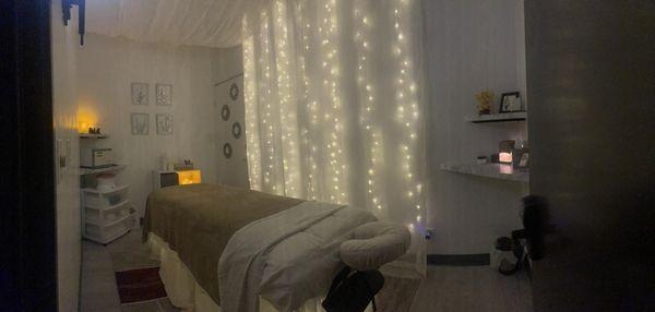 Pano photo of entire massage studio