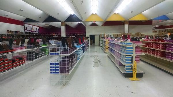 Nice open aisles, BUT what's up with the shoes in a hair supply store?