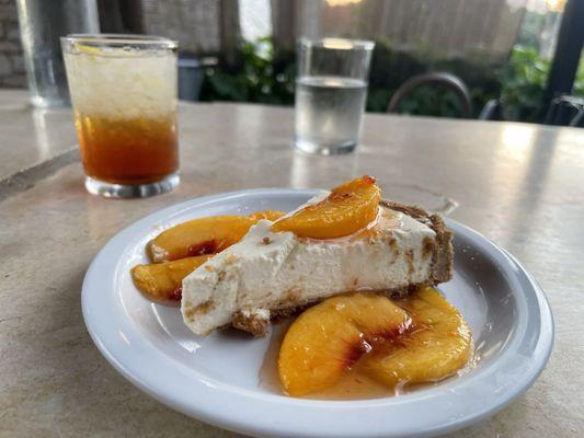 Peach and cream pie