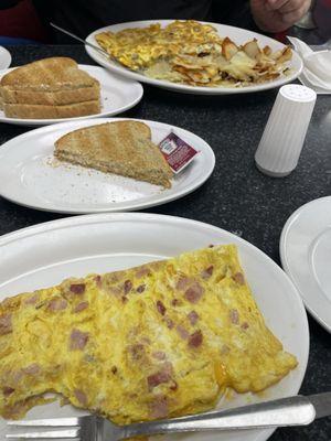 Ham & cheese omelette and toast