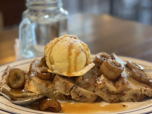 Bananas, foster bread, pudding