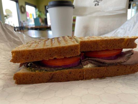 Side view of the roast beef panini