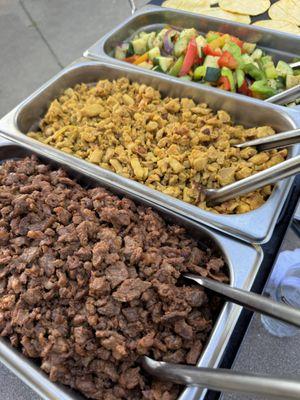 That delicious carne asada ( beef ), chicken, and fresh veggie blend.